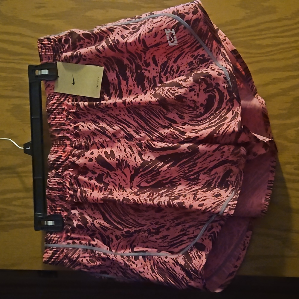 Nike Womenβs Pink Patterned Running Shorts